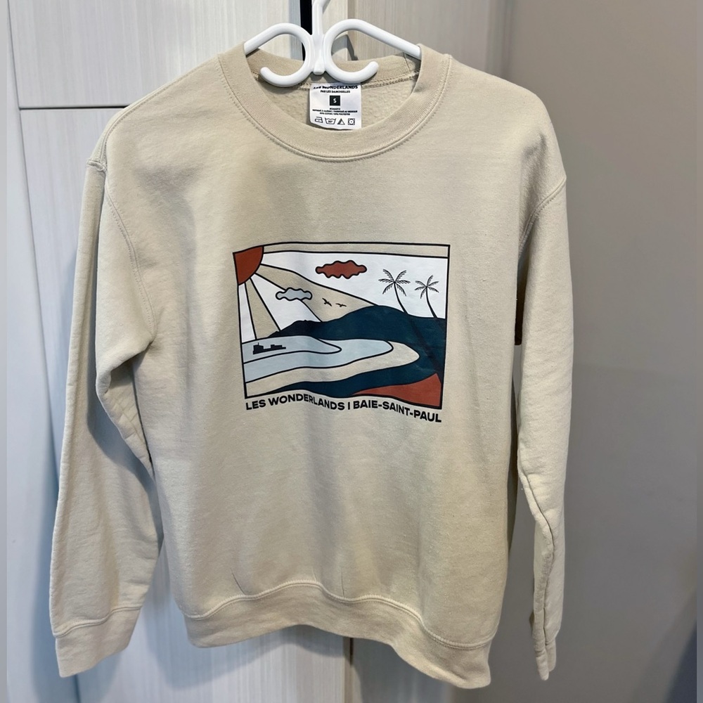 ✨2 for 10$✨ Beige Graphic Crewneck Sweater - Wonderland Québec Charlevoix